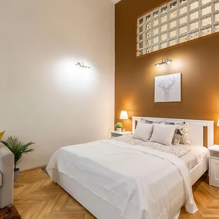 Deluxe Eotvos In The Heart Of بودابست