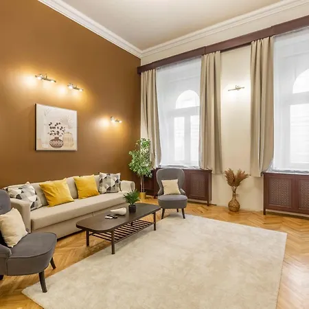Deluxe Eotvos In The Heart Of * بودابست